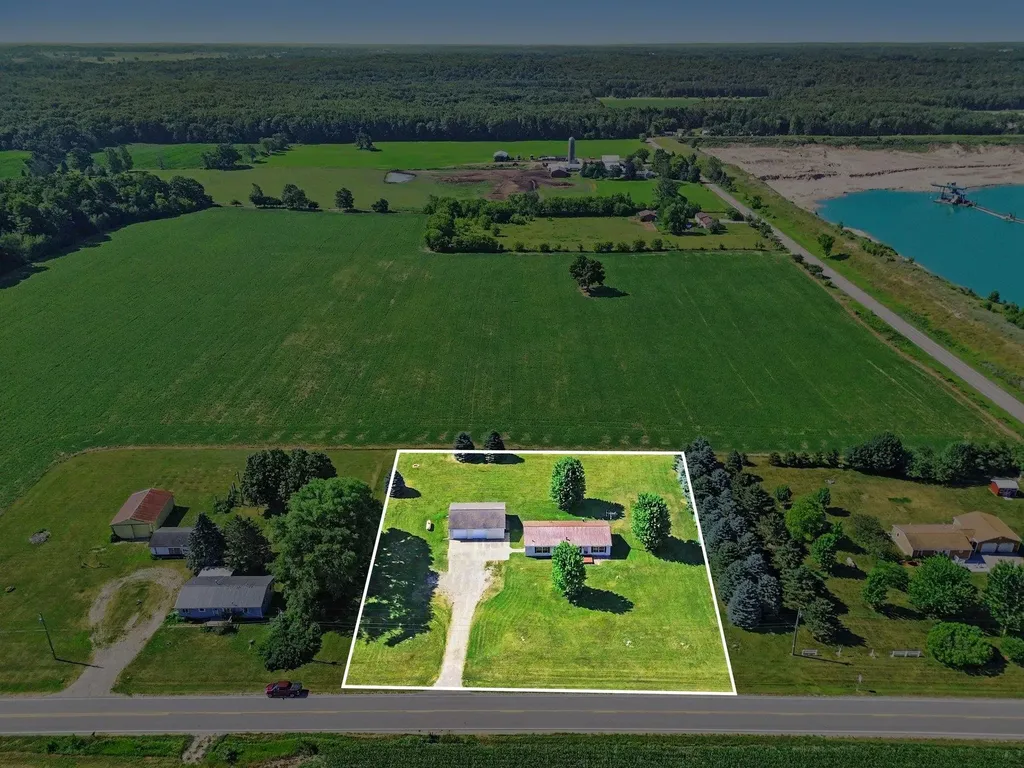 3895 W Broomfield Road Deerfield Township MI 48858
