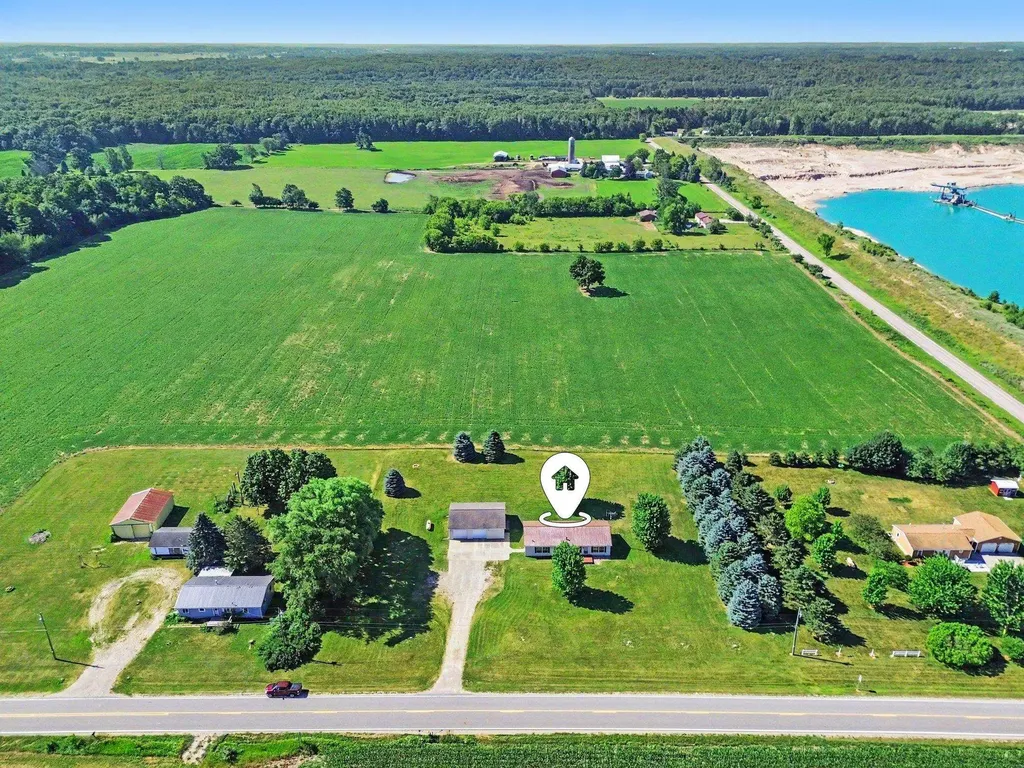 3895 W Broomfield Road Deerfield Township MI 48858