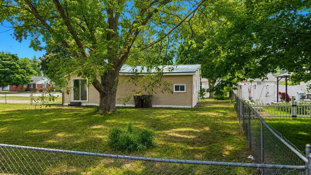 1117 Ward Street Mt. Pleasant City MI 48858