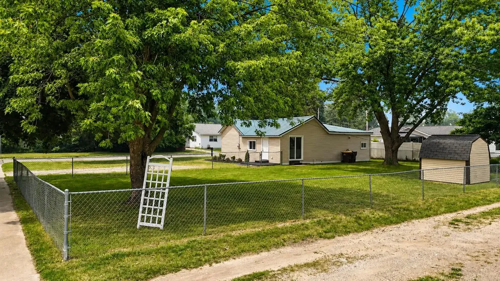 1117 Ward Street Mt. Pleasant City MI 48858