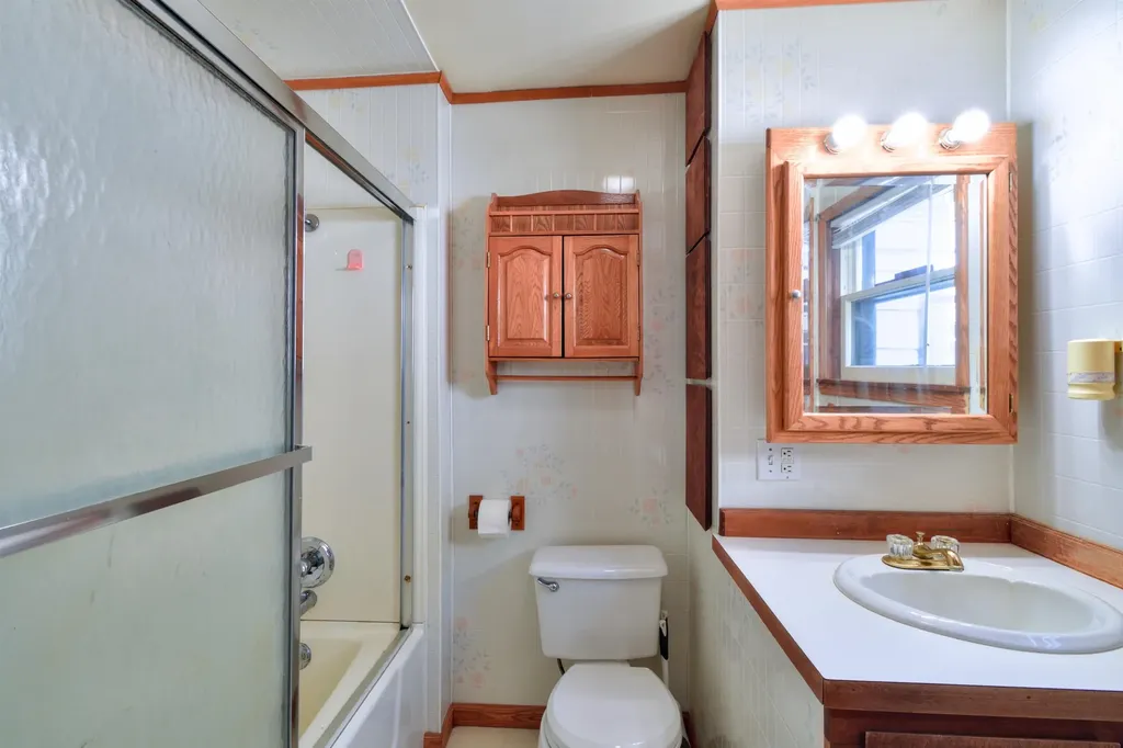 104 Grove Avenue Alma City MI 48801