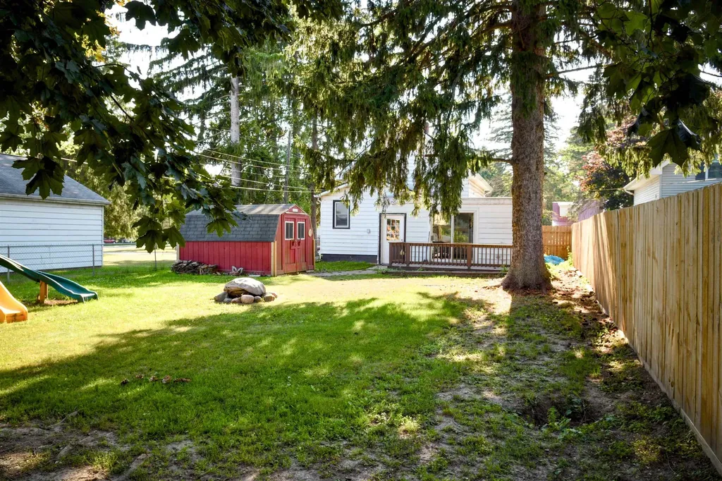 104 Grove Avenue Alma City MI 48801