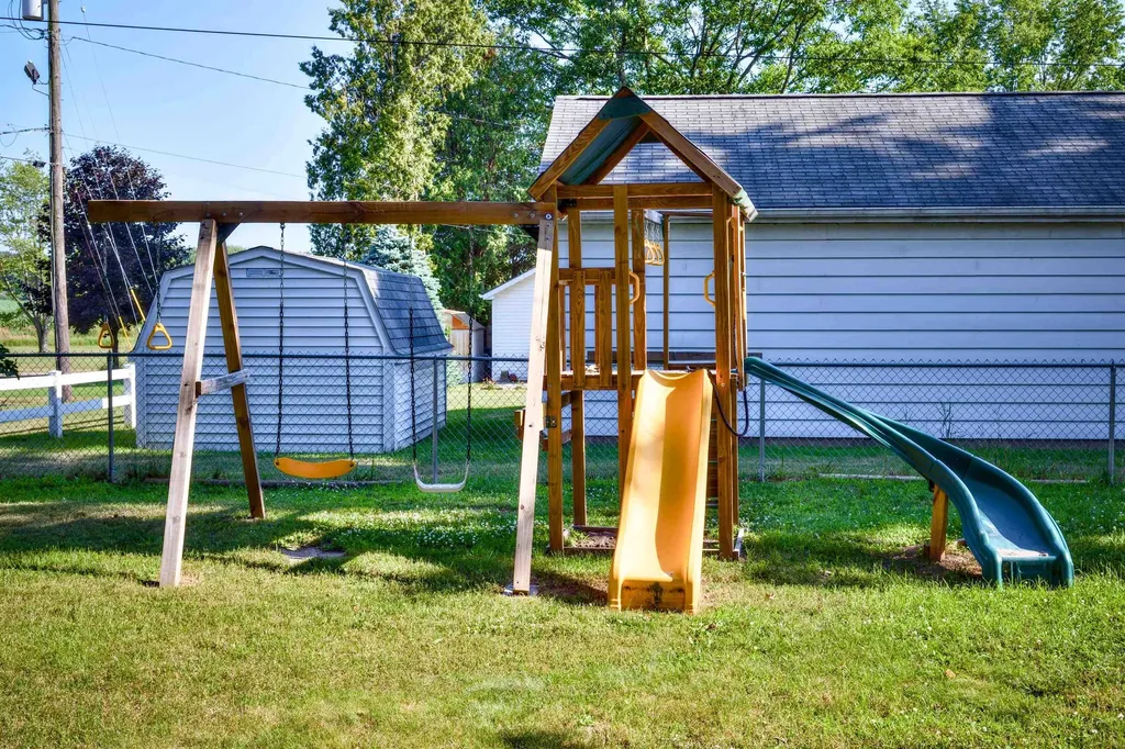 104 Grove Avenue Alma City MI 48801