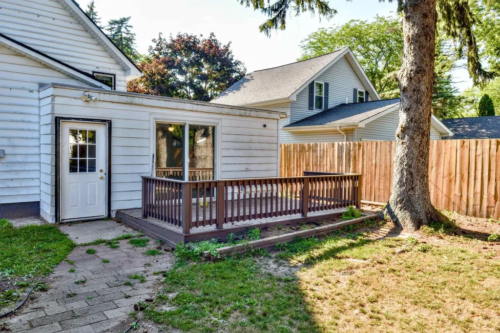 104 Grove Avenue Alma City MI 48801