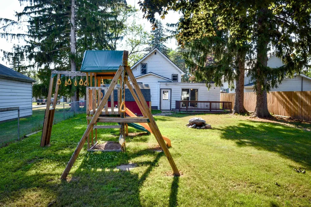 104 Grove Avenue Alma City MI 48801