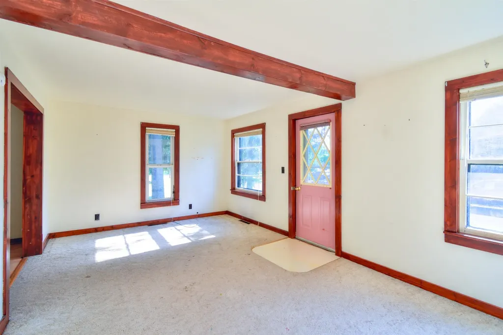 104 Grove Avenue Alma City MI 48801