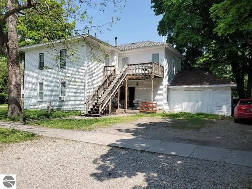 221 W Locust Mt. Pleasant City MI 48858