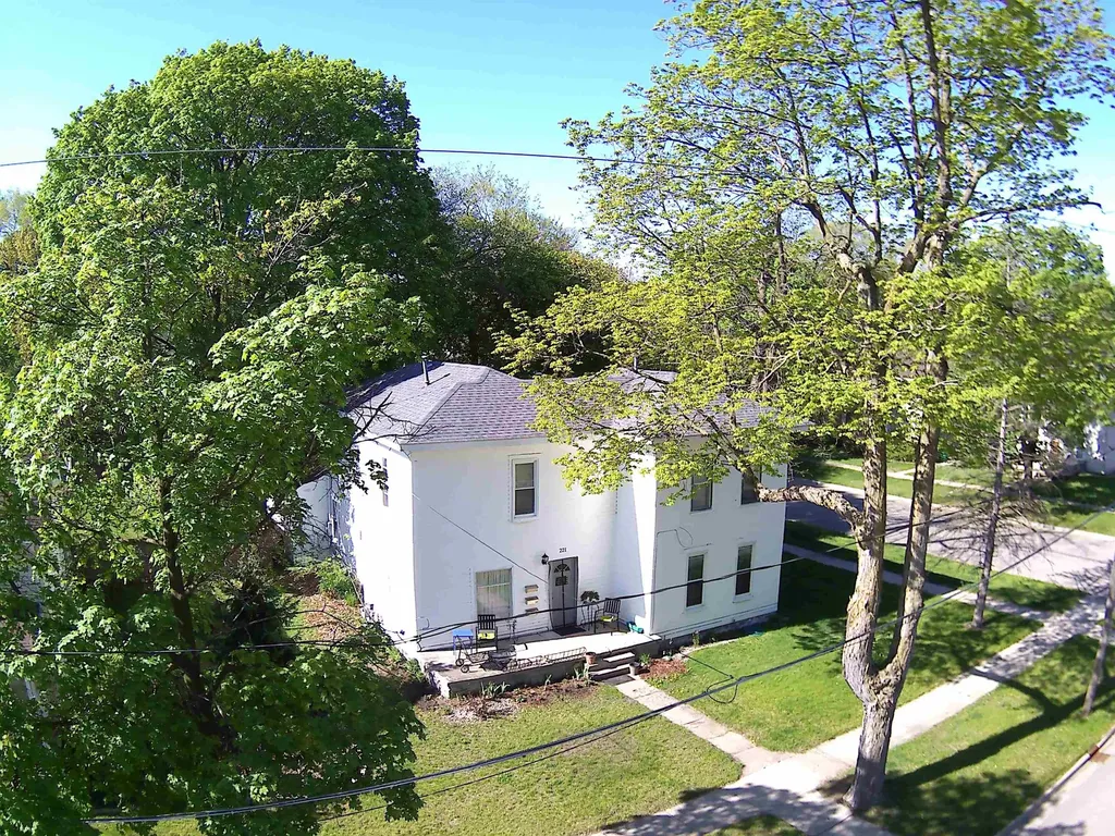 221 W Locust Mt. Pleasant City MI 48858