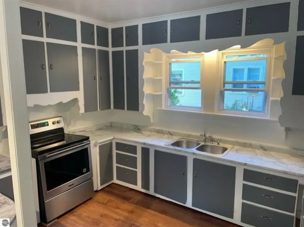 221 W Locust Mt. Pleasant City MI 48858