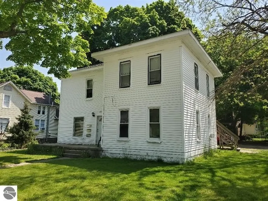 221 W Locust Mt. Pleasant City MI 48858