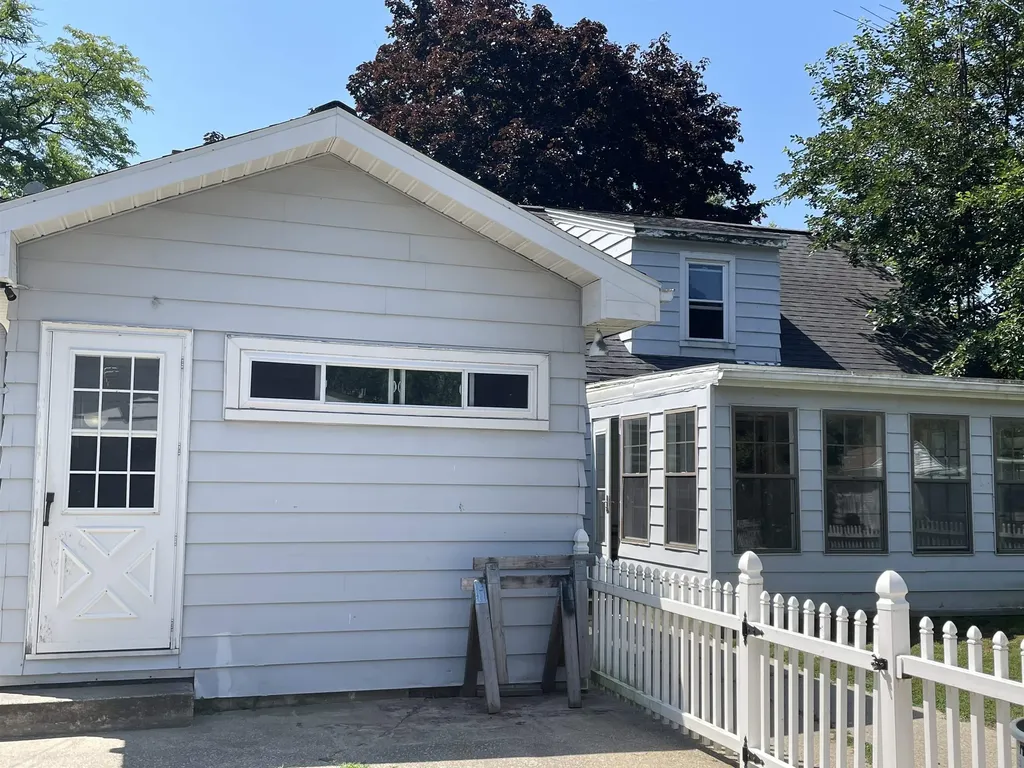 1004 Falkirk Road Alma City MI 48880