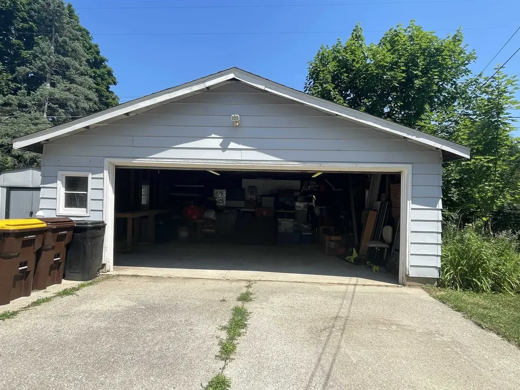1004 Falkirk Road Alma City MI 48880