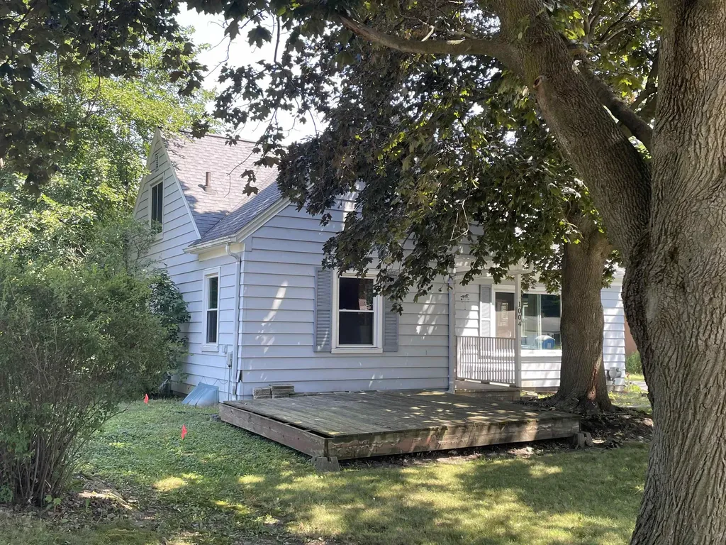 1004 Falkirk Road Alma City MI 48880