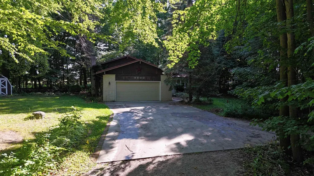 8800 Golfside Court Coe Township MI 48883