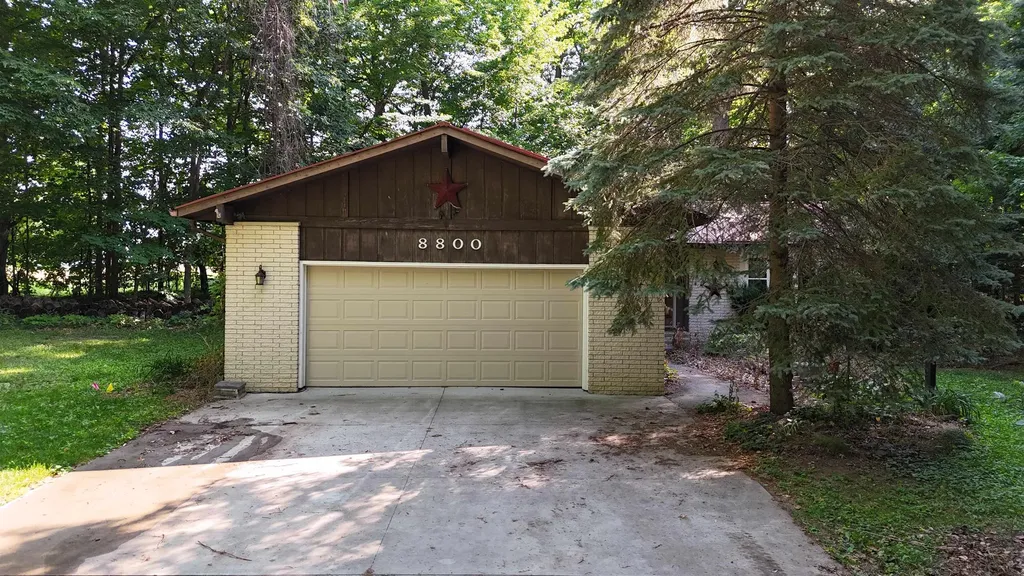 8800 Golfside Court Coe Township MI 48883