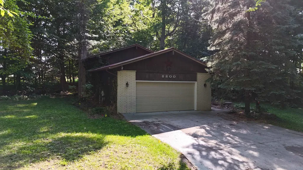 8800 Golfside Court Coe Township MI 48883