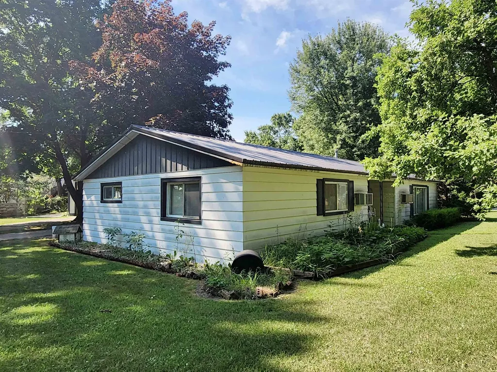 8530 E Bank Street Wheeler Township MI 48662