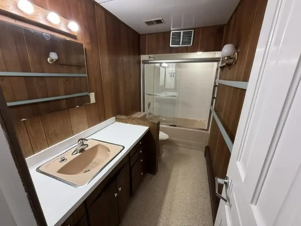 424 Center Street Alma City MI 48801