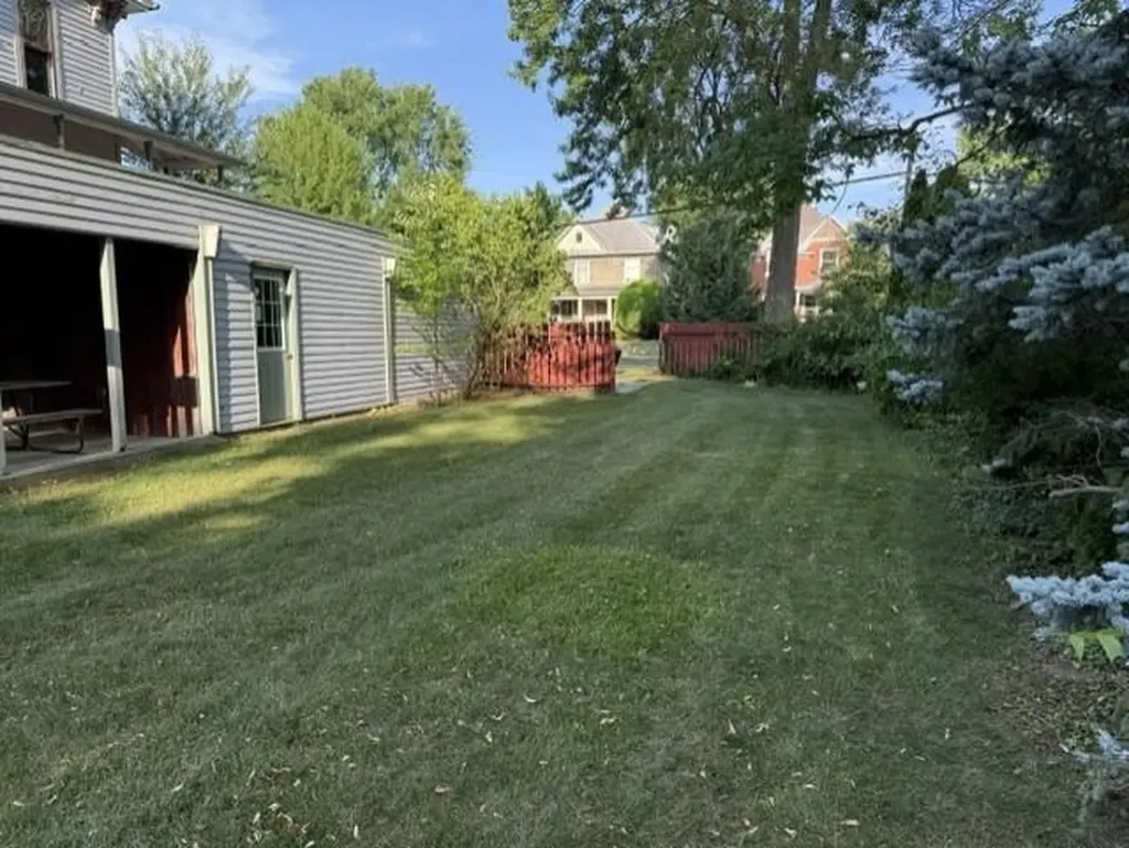 424 Center Street Alma City MI 48801