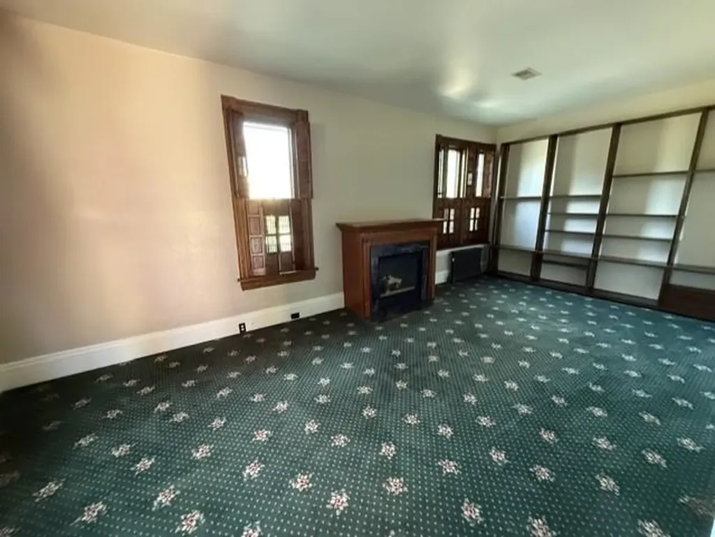 424 Center Street Alma City MI 48801