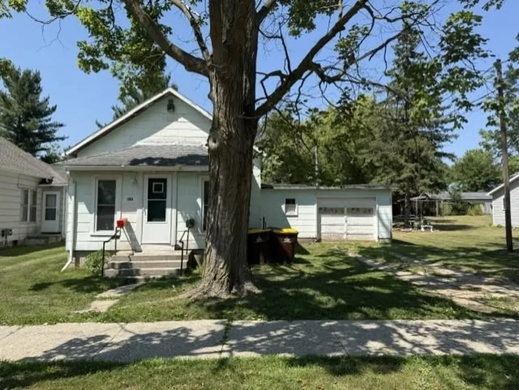 618 Mechanic Street Alma City MI 48801