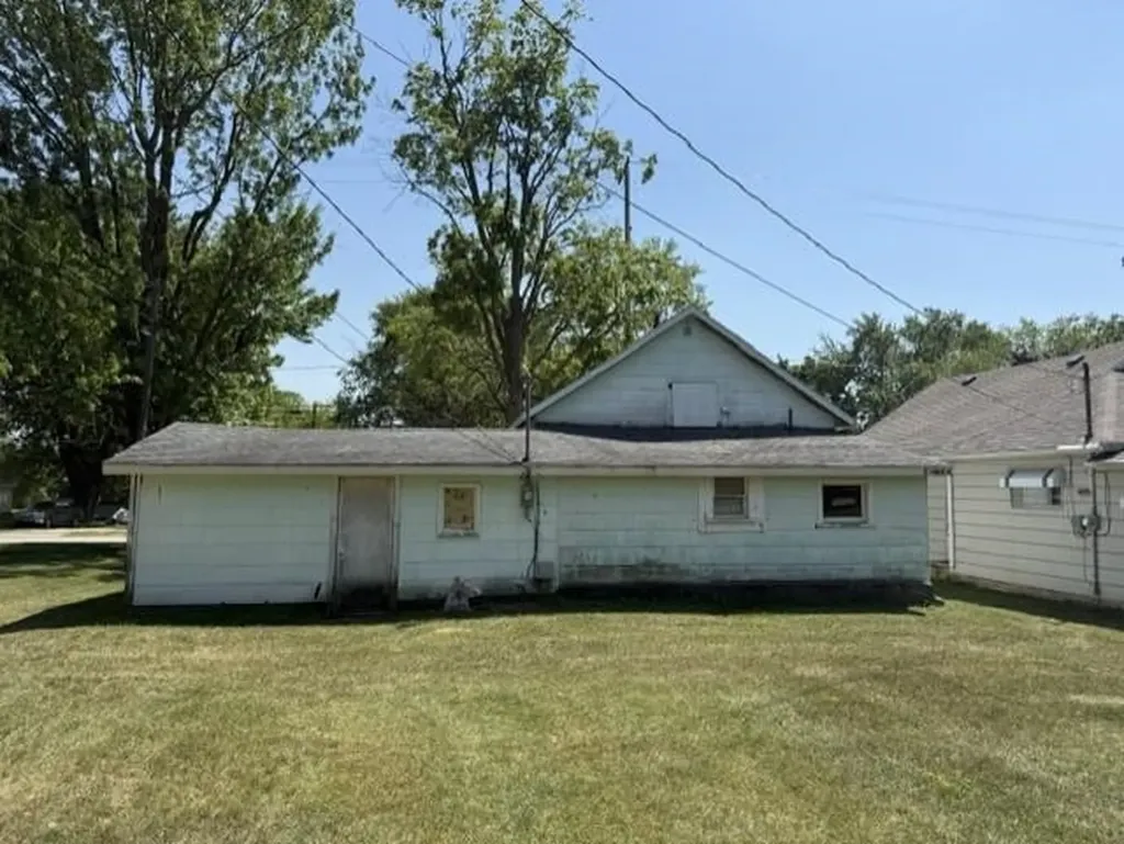 618 Mechanic Street Alma City MI 48801
