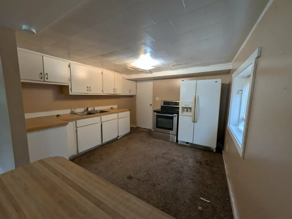 225 Valley Alma City MI 48801