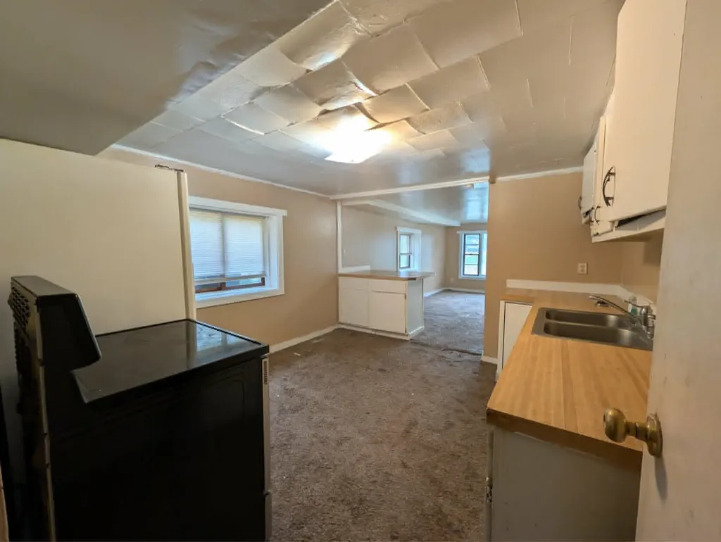 225 Valley Alma City MI 48801