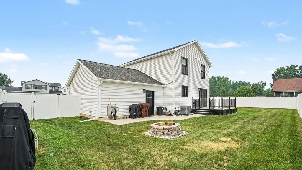 5113 Bridle Lane Union Charter Township MI 48858