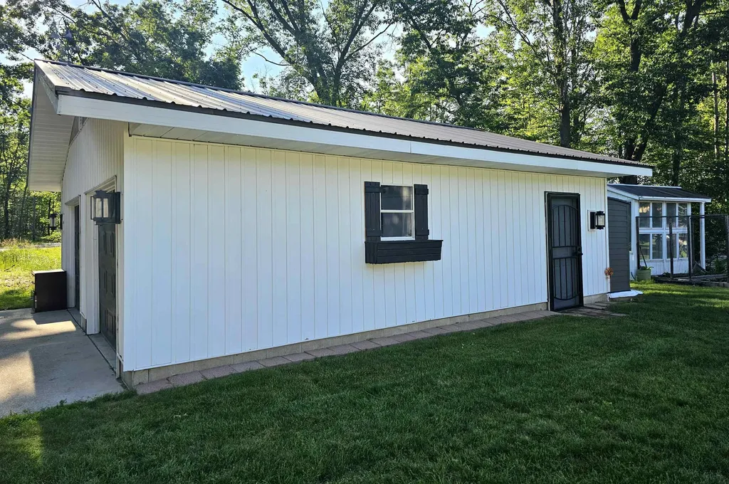6760 W Shore Drive Sherman Township MI 48893