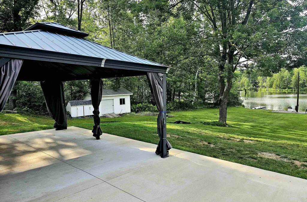 6760 W Shore Drive Sherman Township MI 48893