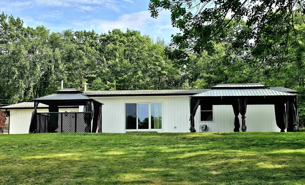 6760 W Shore Drive Sherman Township MI 48893