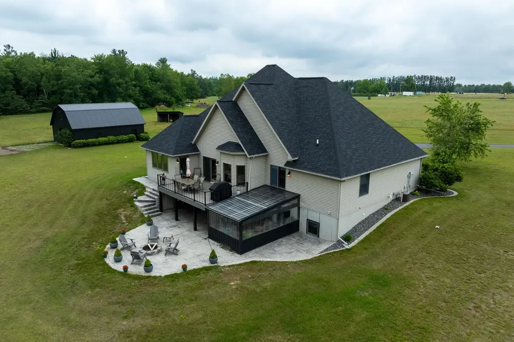 7667 W Pickard Road Broomfield Township MI 48858