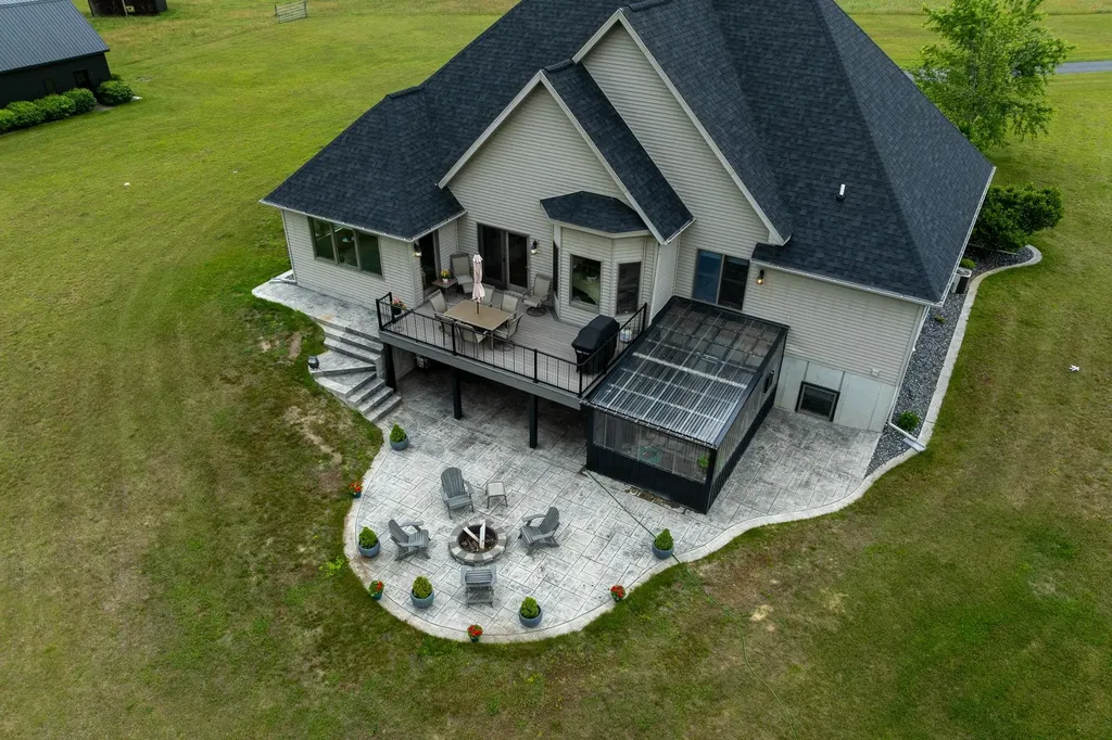 7667 W Pickard Road Broomfield Township MI 48858
