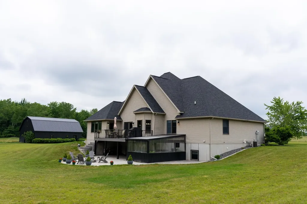 7667 W Pickard Road Broomfield Township MI 48858