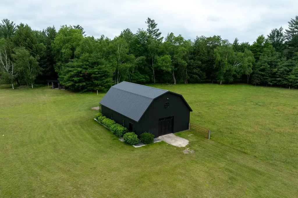 7667 W Pickard Road Broomfield Township MI 48858