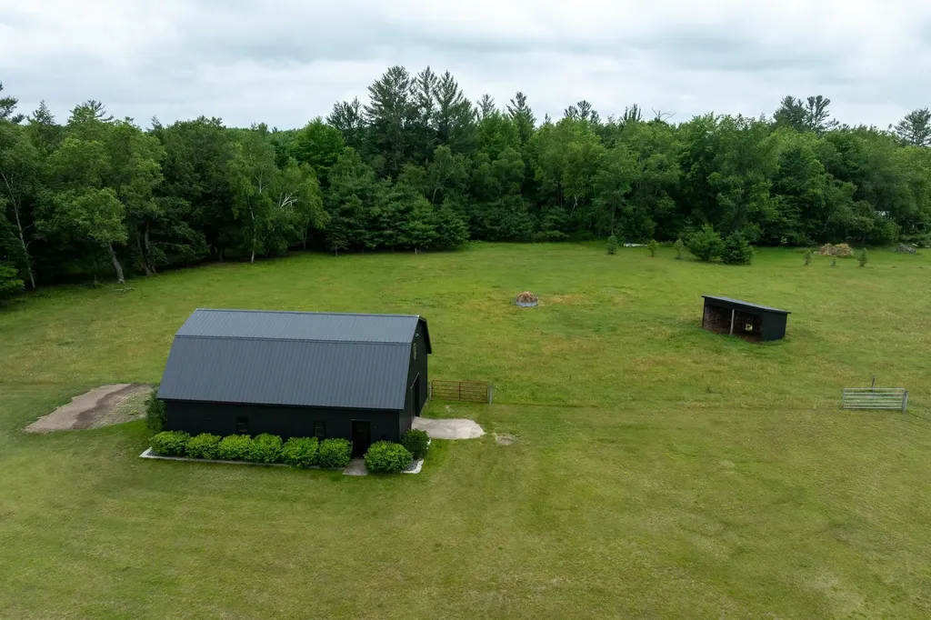 7667 W Pickard Road Broomfield Township MI 48858
