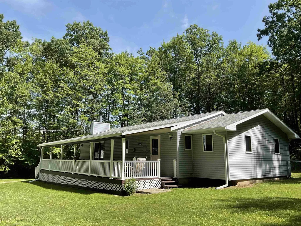 3300 E Arnold Lake Road Hayes Township MI 48625