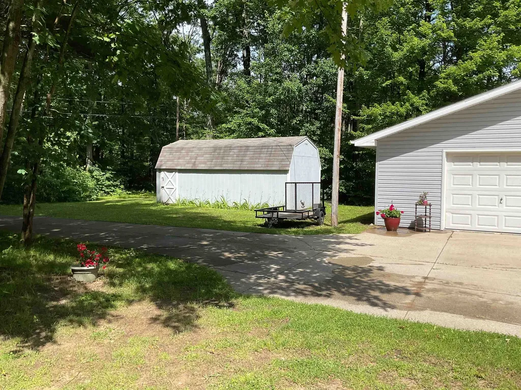 3300 E Arnold Lake Road Hayes Township MI 48625