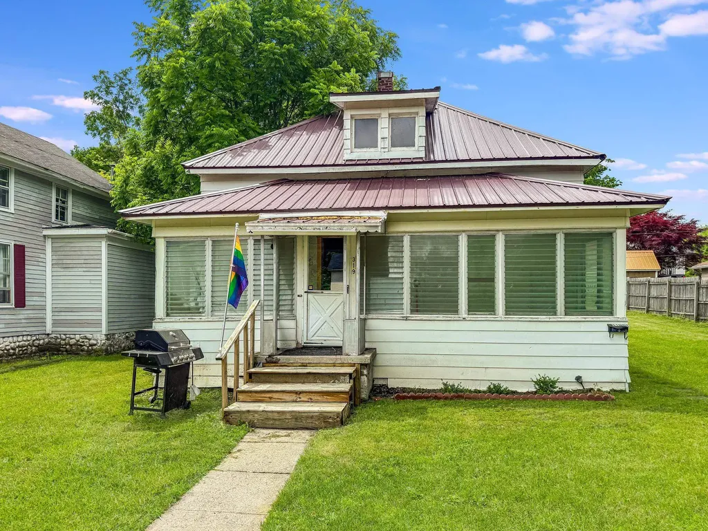 319 W Saginaw Street St. Louis City MI 48880