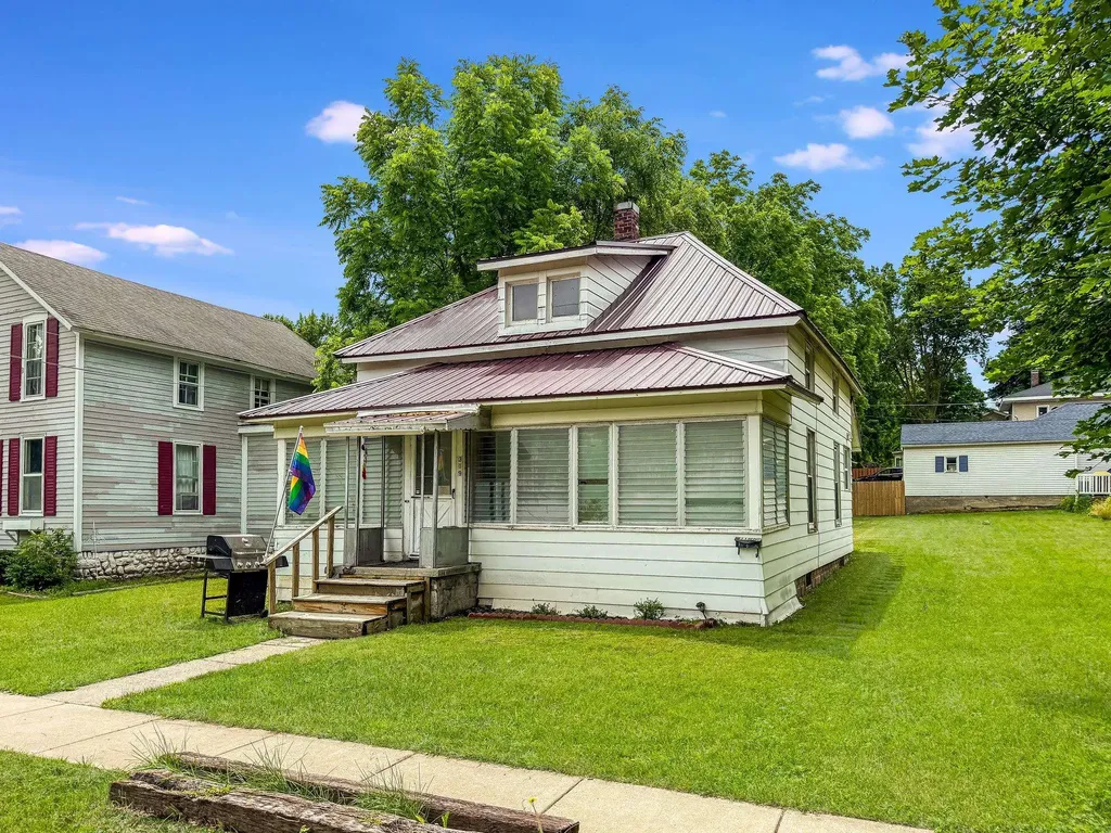 319 W Saginaw Street St. Louis City MI 48880