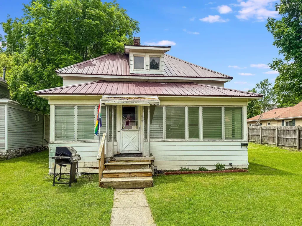 319 W Saginaw Street St. Louis City MI 48880