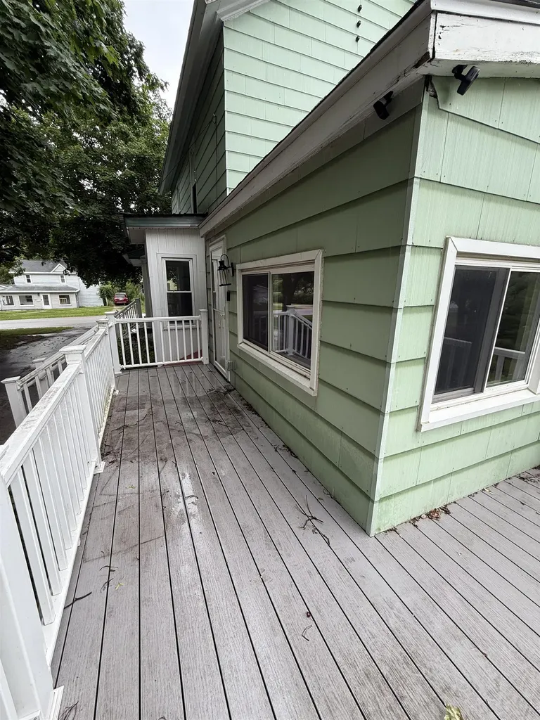 414 N Maple Street Ithaca City MI 48847