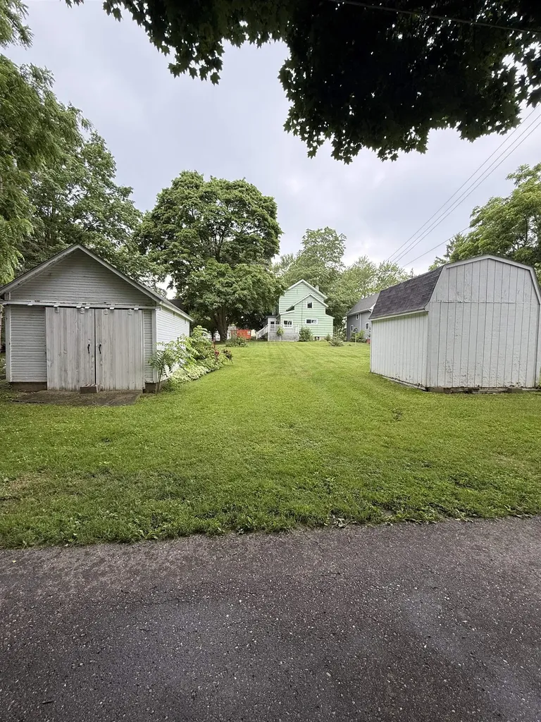 414 N Maple Street Ithaca City MI 48847