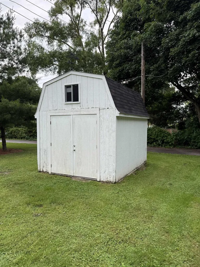 414 N Maple Street Ithaca City MI 48847