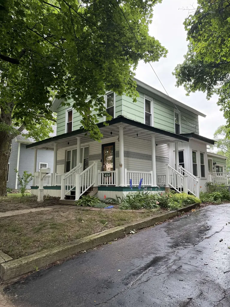 414 N Maple Street Ithaca City MI 48847