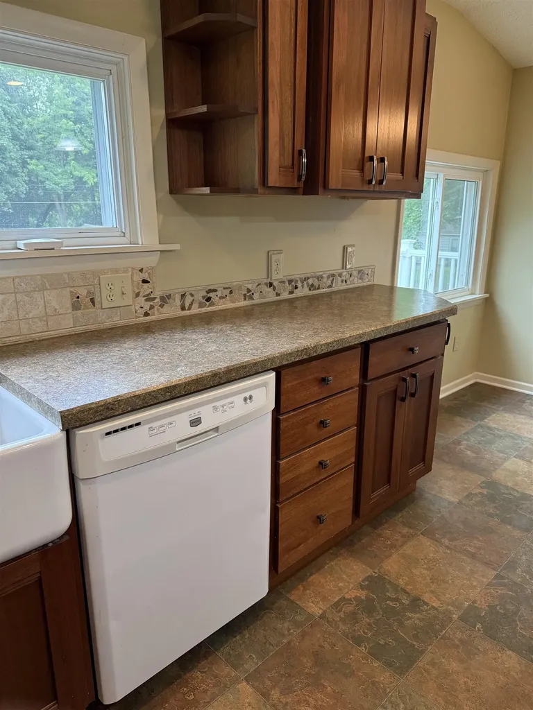 414 N Maple Street Ithaca City MI 48847