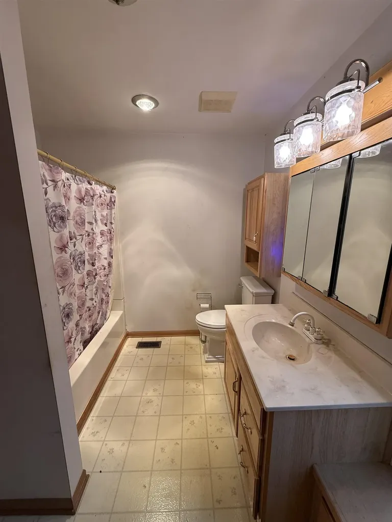 414 N Maple Street Ithaca City MI 48847