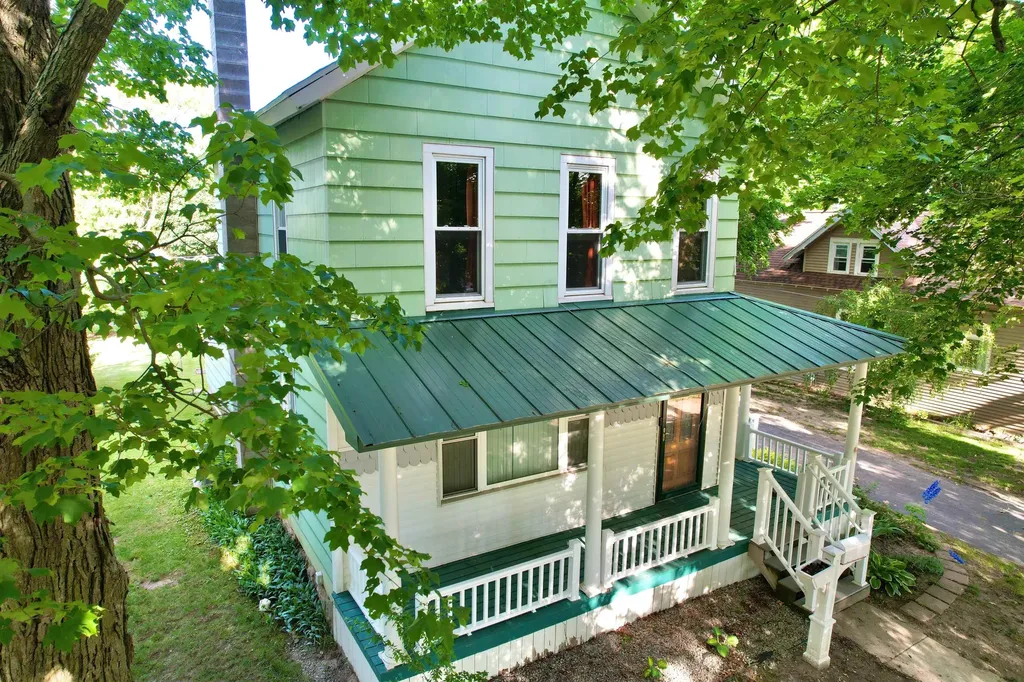 414 N Maple Street Ithaca City MI 48847