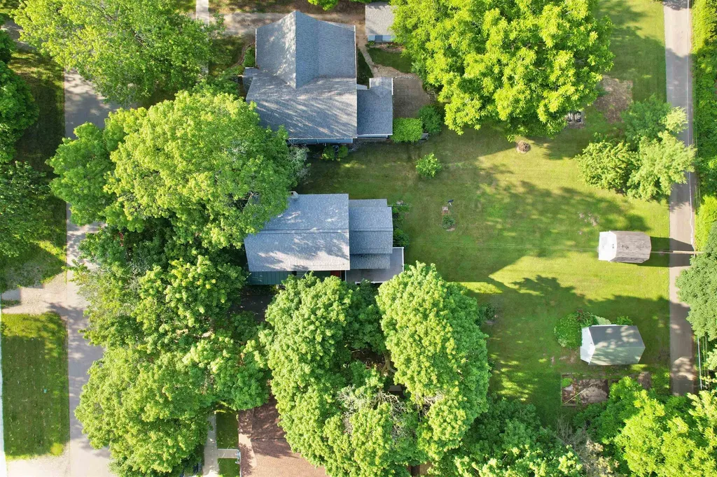 414 N Maple Street Ithaca City MI 48847